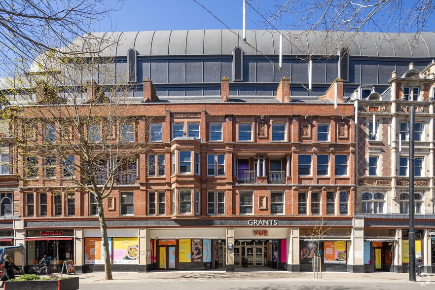 16 High St, Croydon to rent - Building Photo - Image 3 of 3