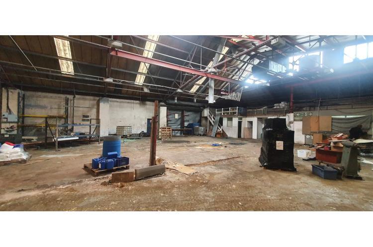 2 Village Walk, Wednesbury to rent Interior Photo- Image 1 of 2