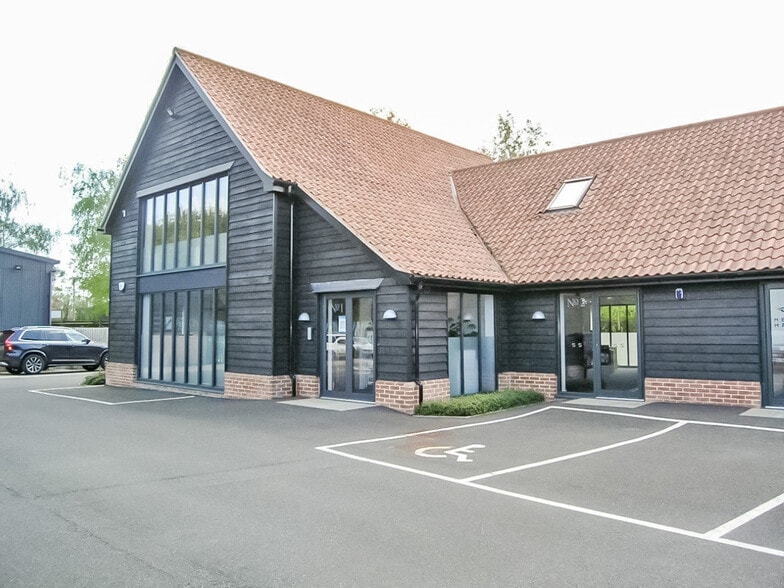 Crown Ln S, Ardleigh to rent - Building Photo - Image 1 of 4