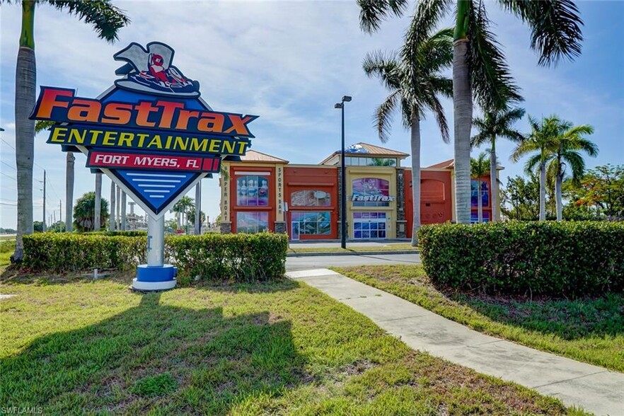 17455 Summerlin Rd, Fort Myers, FL for sale - Primary Photo - Image 1 of 1