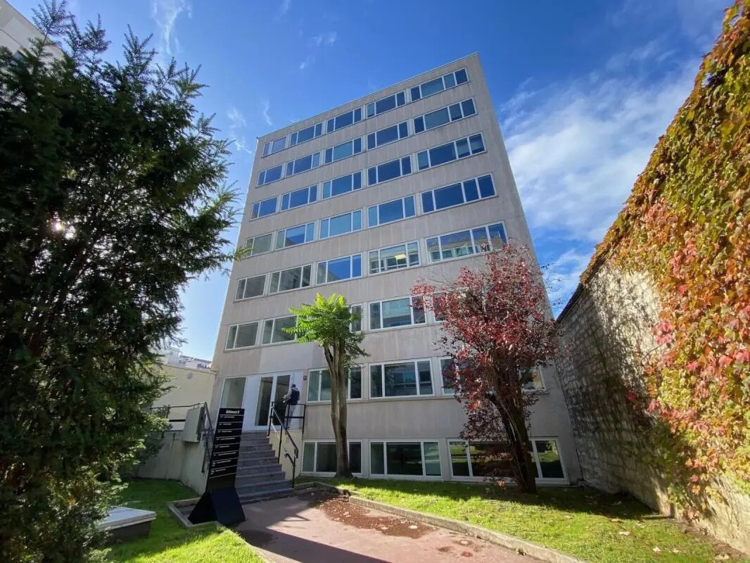 171 Ter Avenue Charles De Gaulle, Neuilly-sur-Seine to rent Building Photo- Image 1 of 11