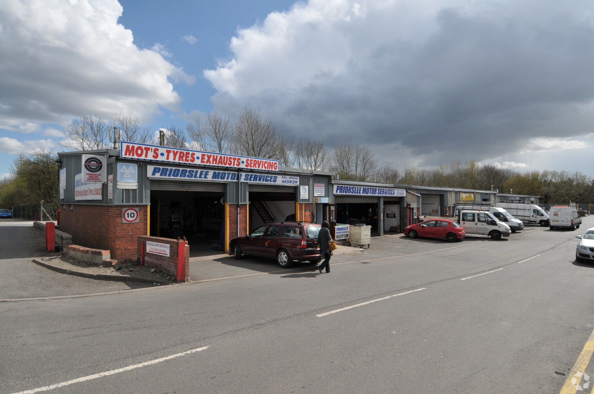Holyhead Rd, Telford for sale Primary Photo- Image 1 of 1