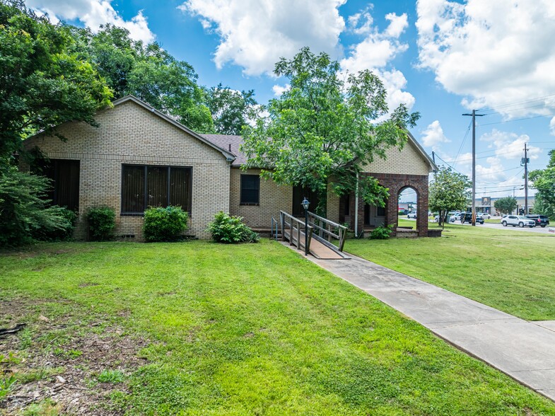 3870 Lamar Ave, Paris, TX for sale - Building Photo - Image 3 of 7