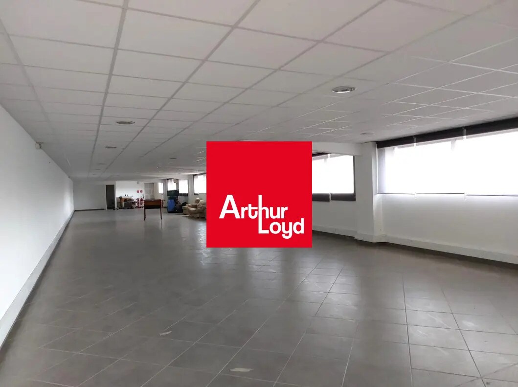 Office in La Seyne-sur-Mer to rent Primary Photo- Image 1 of 7