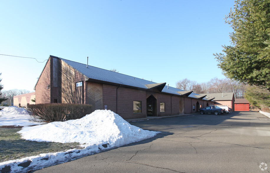 97 W Dudley Town Rd, Bloomfield, CT for sale - Primary Photo - Image 1 of 1