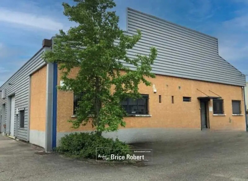 Light Industrial in Villeurbanne to rent Building Photo- Image 1 of 3
