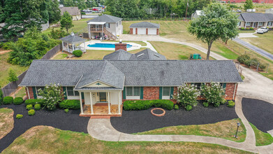 303 Powdersville Main, Easley, SC for sale Primary Photo- Image 1 of 1