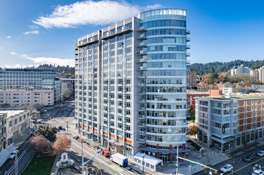 1926 W Burnside, Portland, OR for rent - Primary Photo - Image 1 of 17