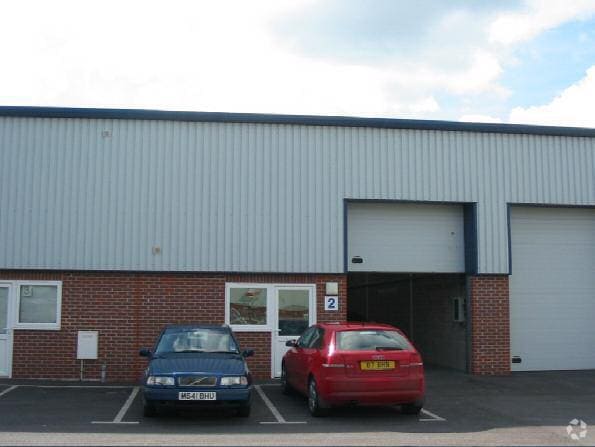 Kingdom Ave, Westbury for sale - Primary Photo - Image 1 of 1