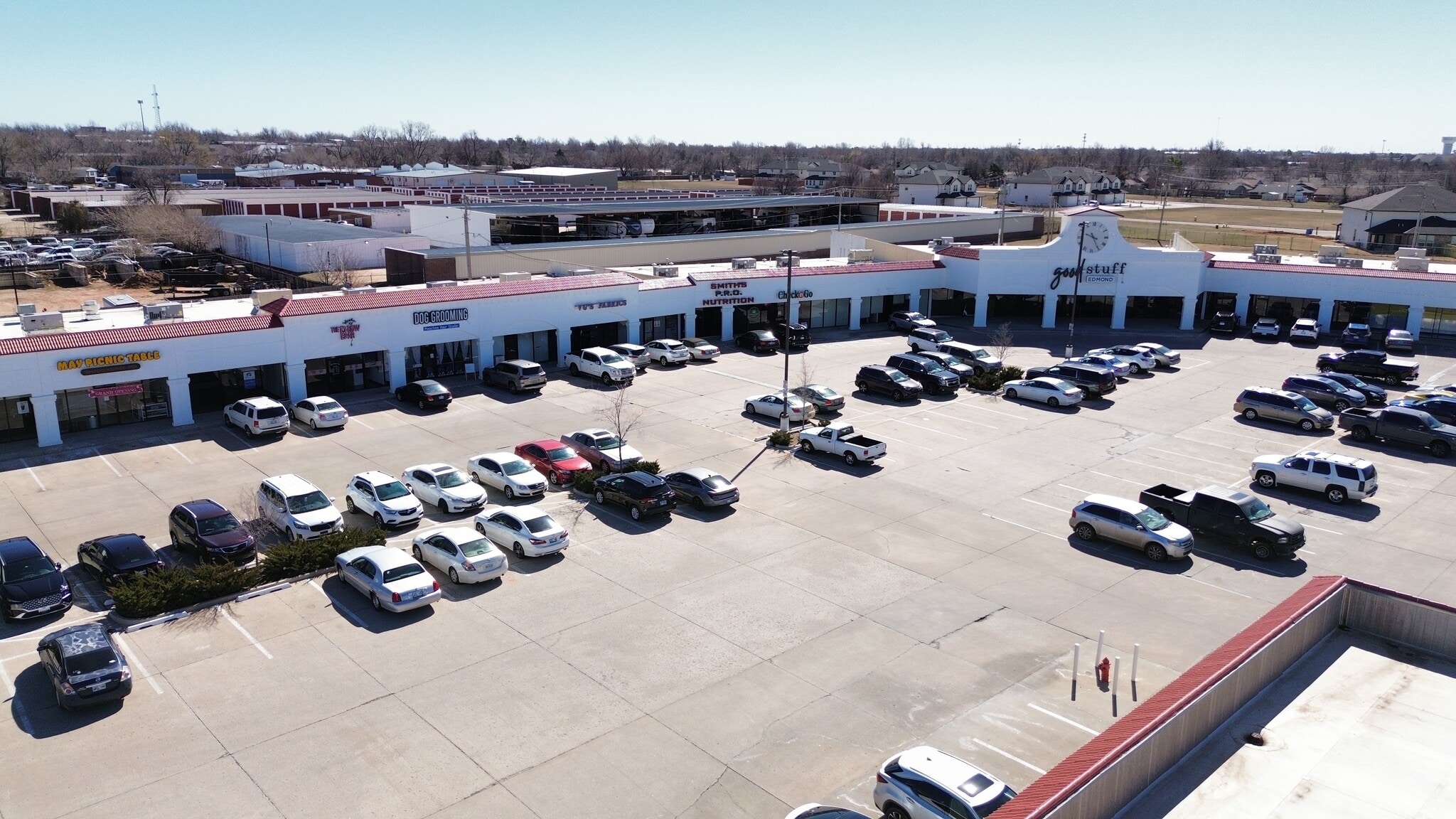 800-828 W Edmond Rd, Edmond, OK to rent Aerial- Image 1 of 10