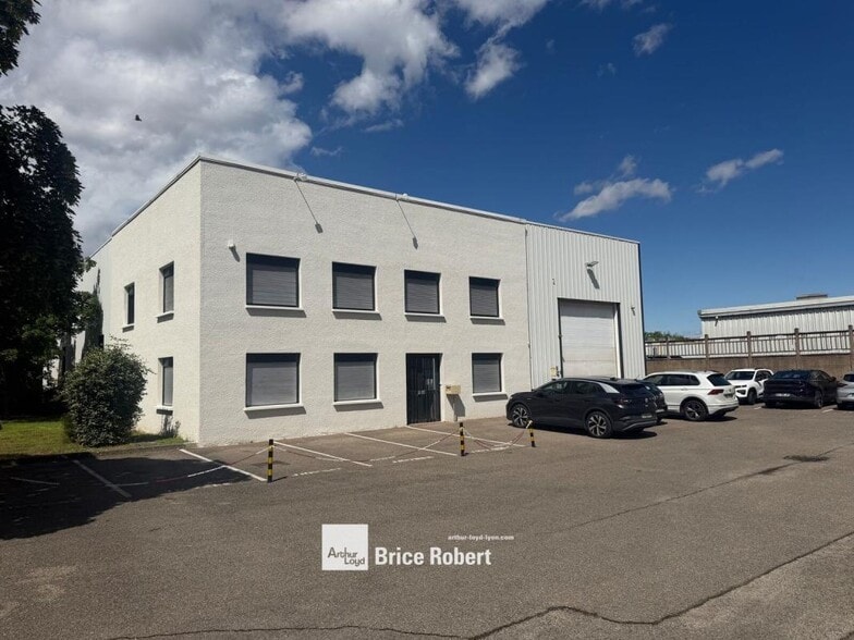 5 Allée Des Erables, Vénissieux to rent - Building Photo - Image 1 of 11
