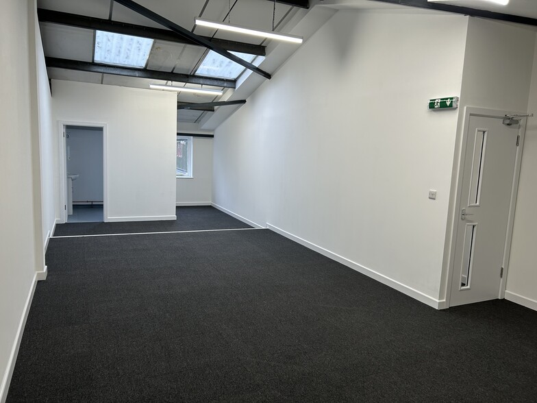 Station Rd, Hungerford to rent - Building Photo - Image 3 of 5