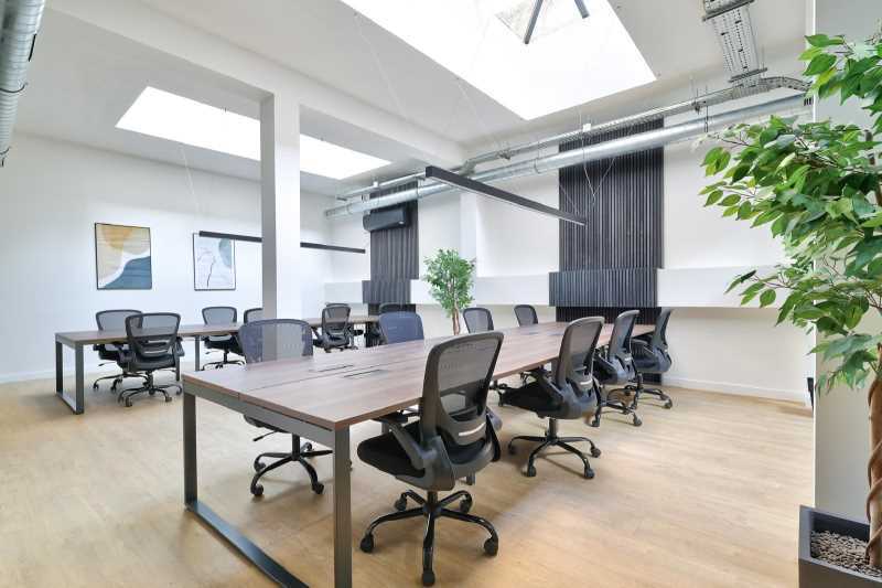 Office in Paris for sale - Interior Photo - Image 3 of 10
