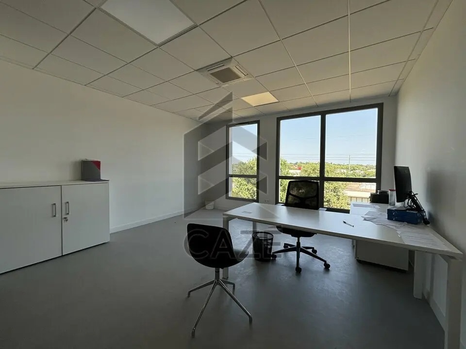 Location Bureaux 324 m² à 536 m² - Photo 1