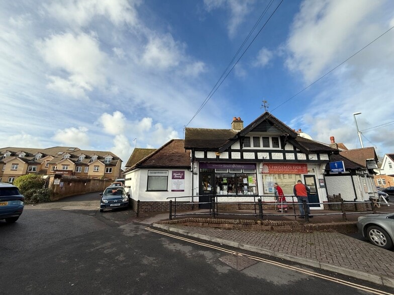 33 Barnham Rd, Bognor Regis for sale - Building Photo - Image 2 of 11