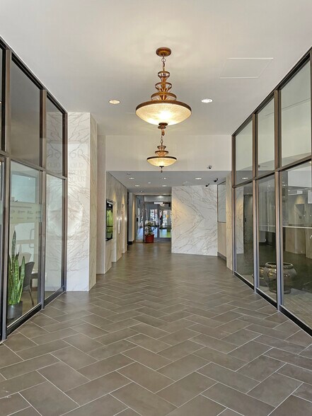 50 Old Courthouse Sq, Santa Rosa, CA for rent - Lobby - Image 2 of 3