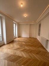 Office in Neuilly-sur-Seine to rent Interior Photo- Image 2 of 6