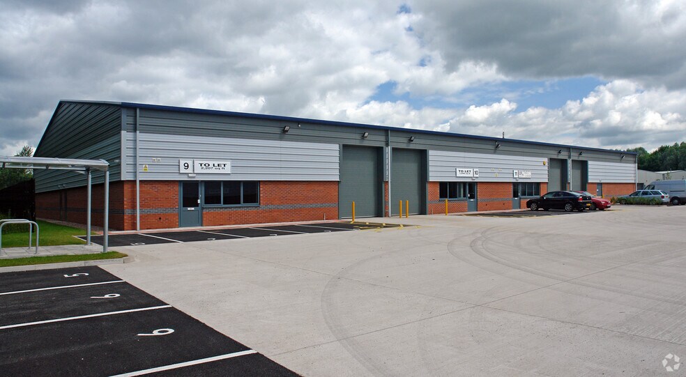 Halesfield 17, Telford to rent - Building Photo - Image 2 of 4