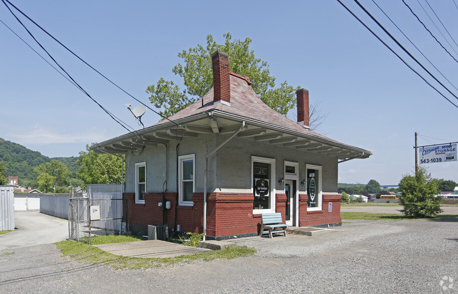 620 Hill St, Manorville, PA for sale - Primary Photo - Image 1 of 2