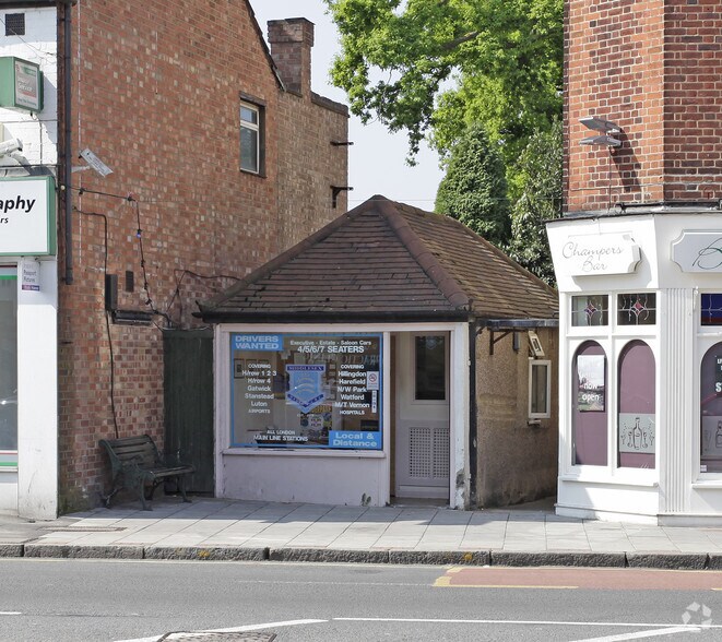 184 Field End Road Pinner for Sale UK