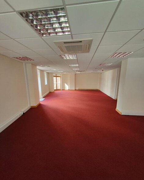 Commercial St, Birmingham to rent - Interior Photo - Image 3 of 10