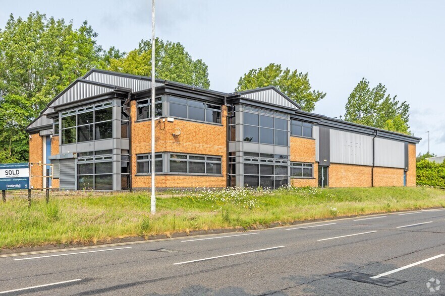 Dukesway, Gateshead to rent - Primary Photo - Image 1 of 2