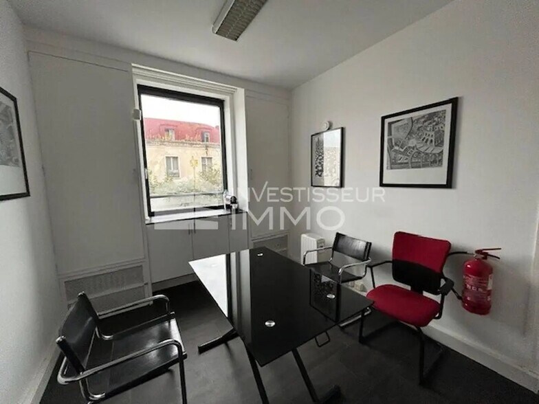 Office in Saint-Denis for sale - Interior Photo - Image 3 of 4