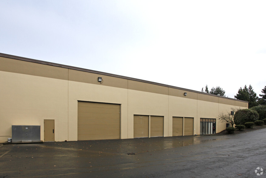 9735 SW 97th Ave, Tualatin, OR for rent - Building Photo - Image 2 of 2