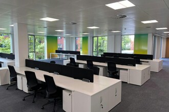 73 London Rd, Redhill to rent Interior Photo- Image 2 of 5