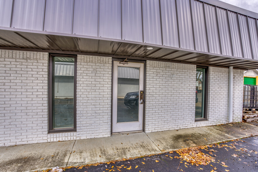 502 Woodward Ave, Muscle Shoals, AL for rent - Building Photo - Image 2 of 8