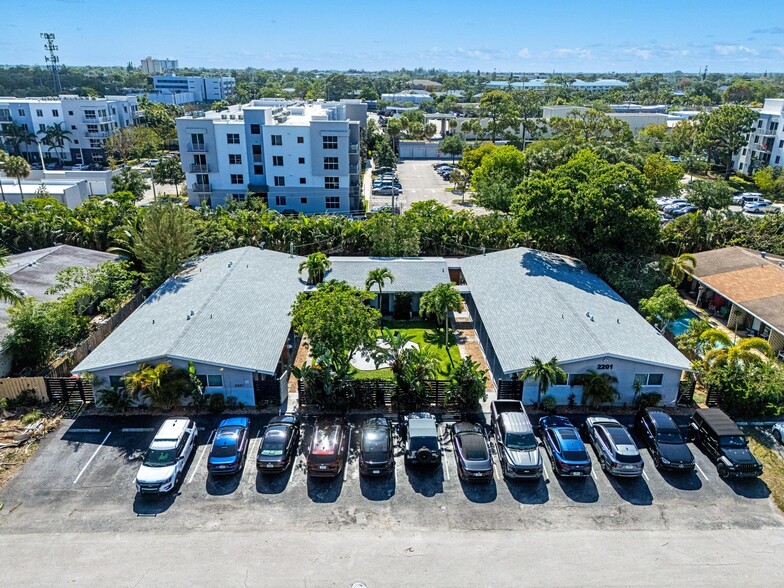 2201 NE 14th Ave, Wilton Manors, FL for sale - Building Photo - Image 1 of 27