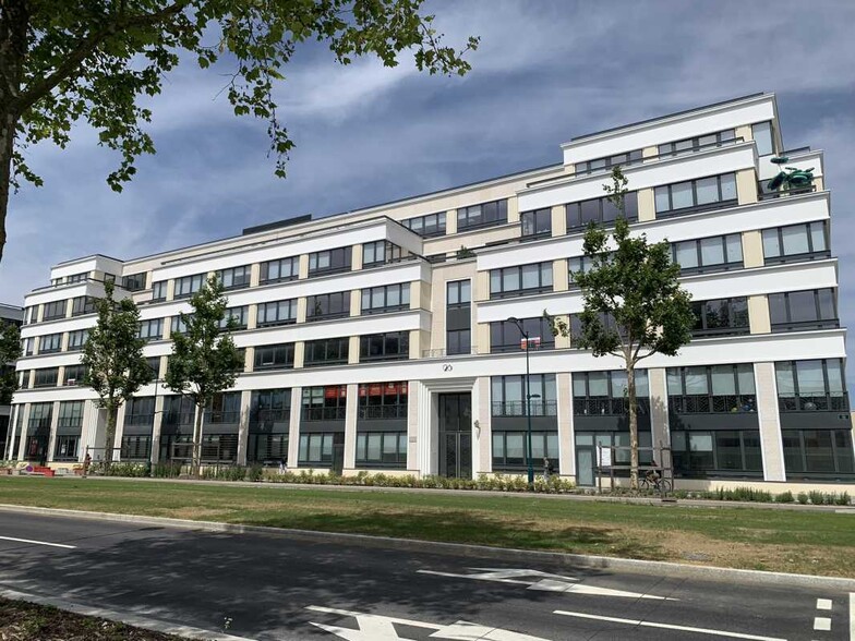 Office in Chessy for sale - Building Photo - Image 1 of 7