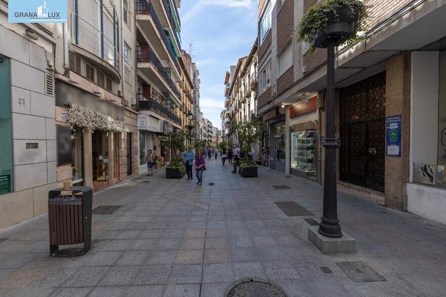 Retail in Granada for sale - Building Photo - Image 3 of 17