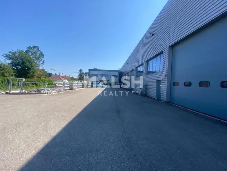 Industrial in Villeurbanne to rent - Building Photo - Image 1 of 9