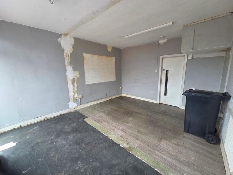 29 Langley High St, Oldbury for sale - Building Photo - Image 3 of 22