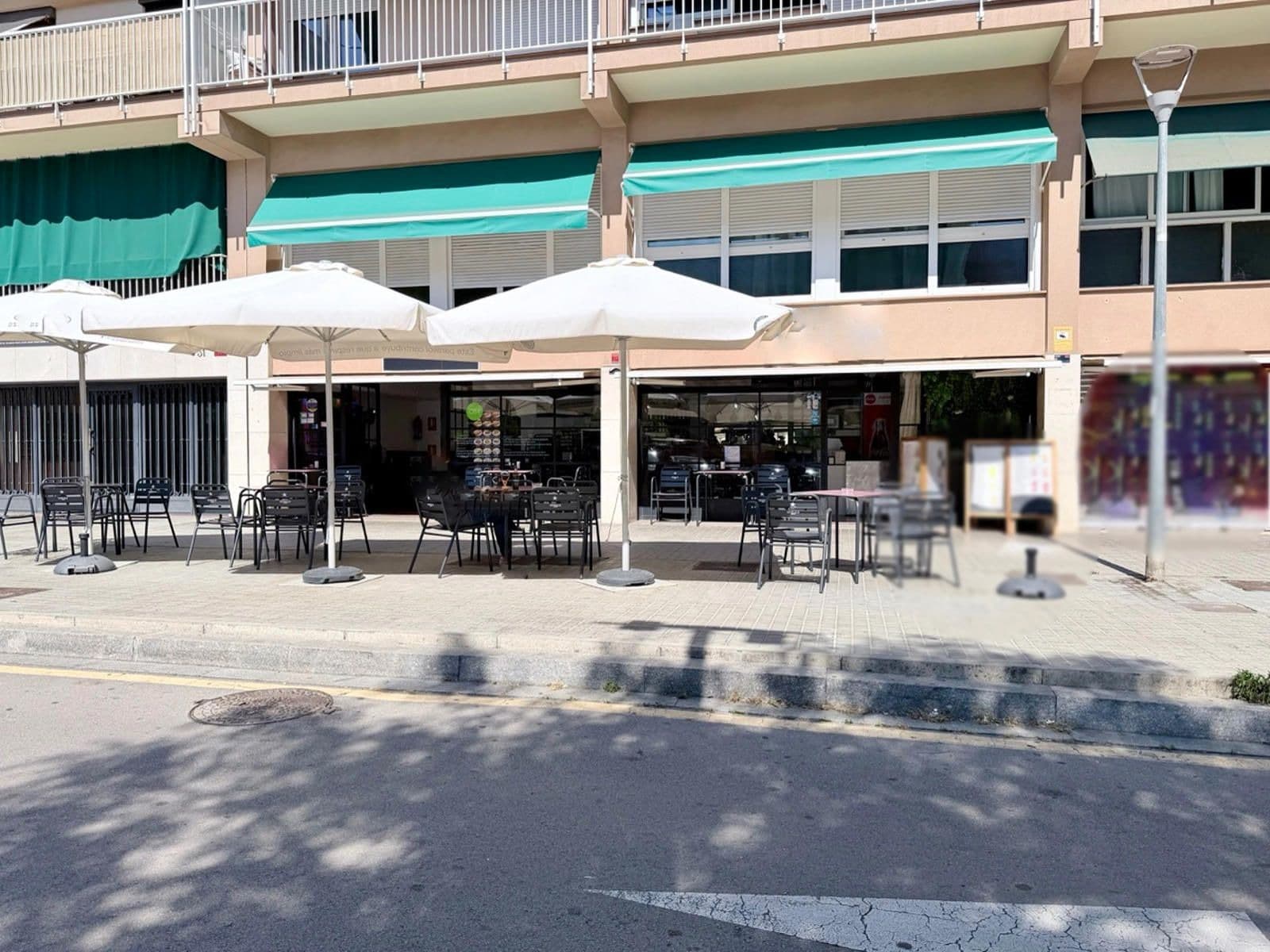 Retail in L'Hospitalet de Llobregat, Barcelona to rent Interior Photo- Image 1 of 5