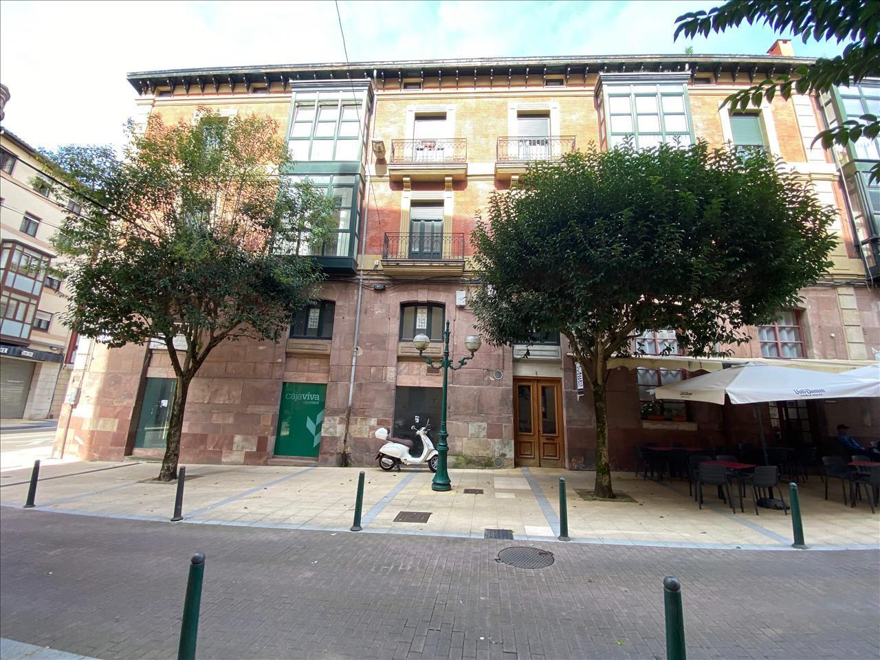 Retail in Torrelavega for sale Building Photo- Image 1 of 6