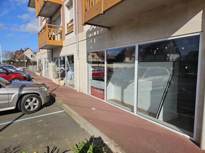 Retail in Benerville-sur-Mer for sale - Building Photo - Image 2 of 2