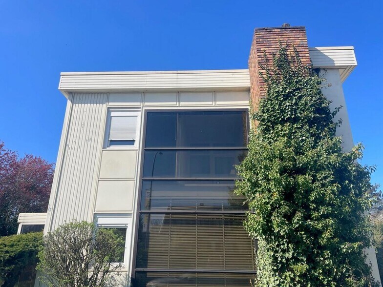 Office in Poissy for sale - Building Photo - Image 1 of 13