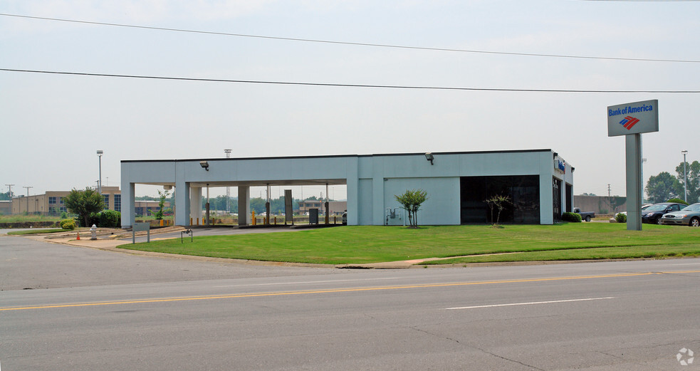 801 E Roosevelt Rd, Little Rock, AR for sale - Building Photo - Image 1 of 1