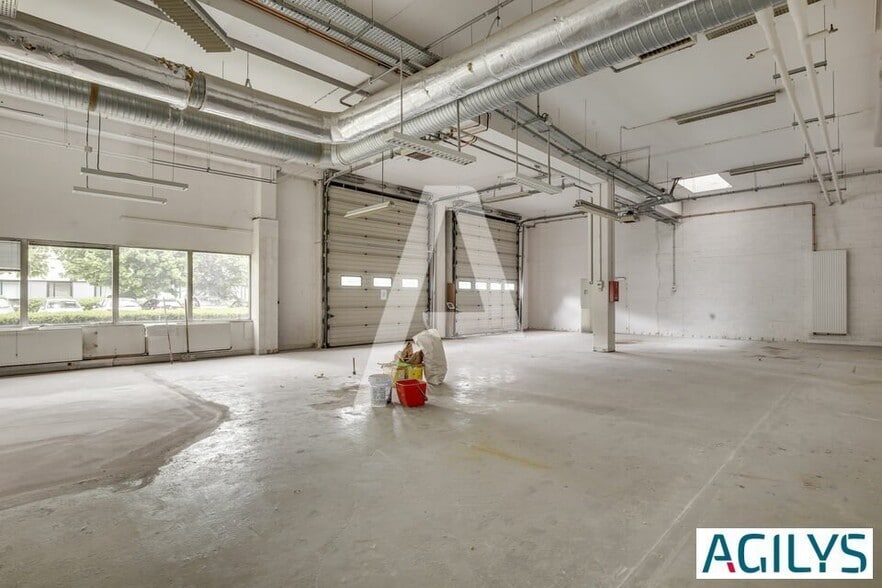 Office in Antony to rent - Interior Photo - Image 3 of 6