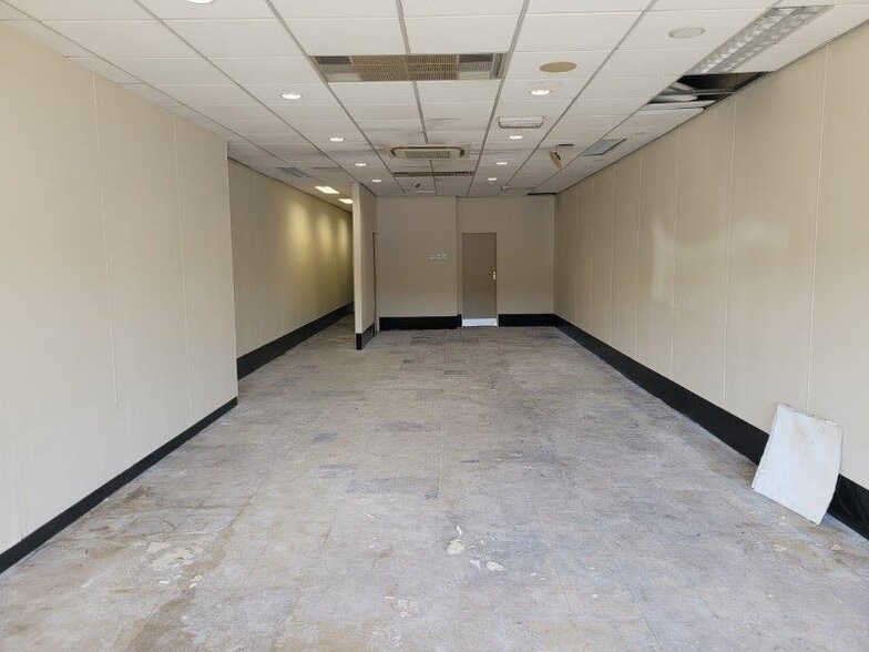 Bargarran Sq, Erskine to rent - Building Photo - Image 2 of 6