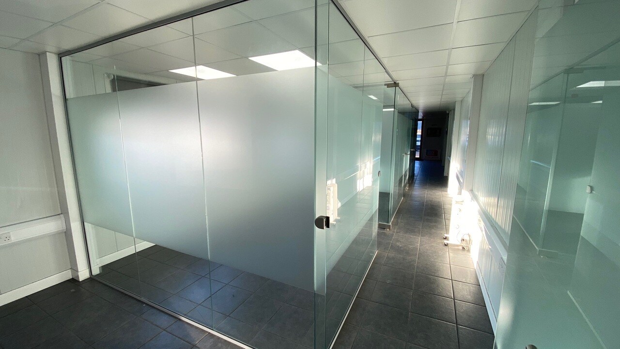 Unit R4 Offices, Northfleet Industrial Est, Lower Rd, Northfleet to rent Building Photo- Image 1 of 1