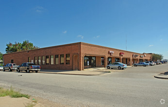 4130-4144 19th St, Lubbock, TX for rent Primary Photo- Image 1 of 6