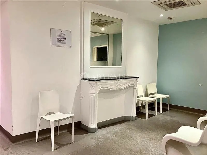 Location Bureaux 170 m² - Photo 1