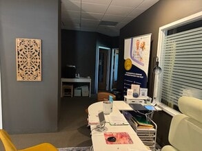 1985 Hendersonville Rd, Asheville, NC to rent Interior Photo- Image 1 of 10