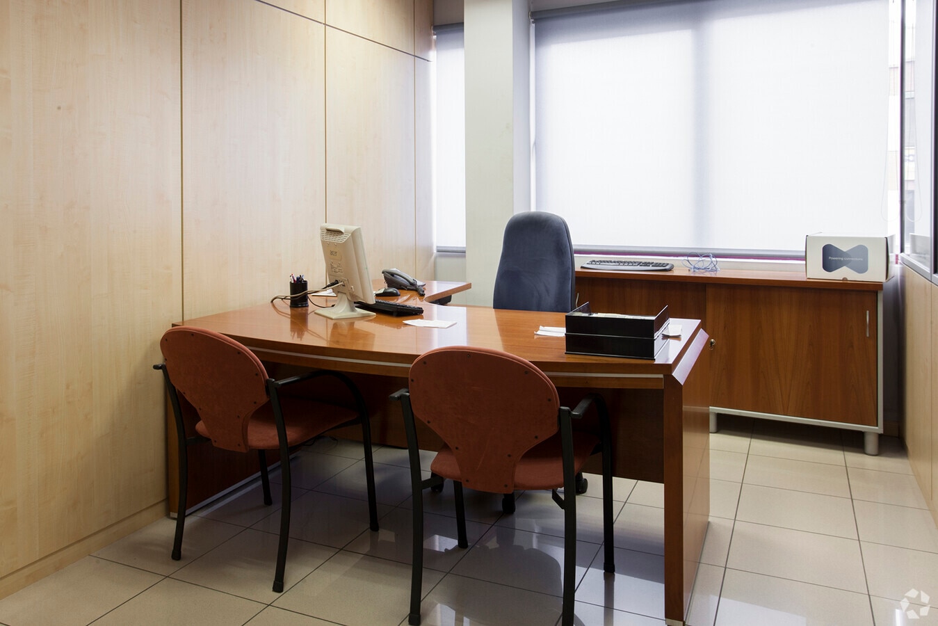 Madrid, MAD 28031 - Unit Puerta 08, Esc. 1 -  - Interior Photo - Image 2 of 13