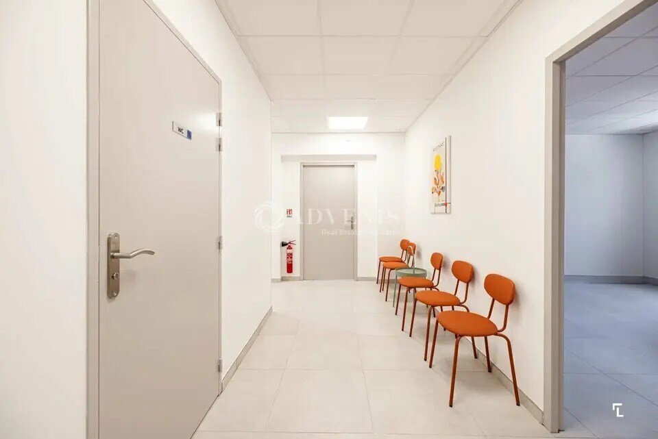 Vente Commerce 300 m² - Photo 1