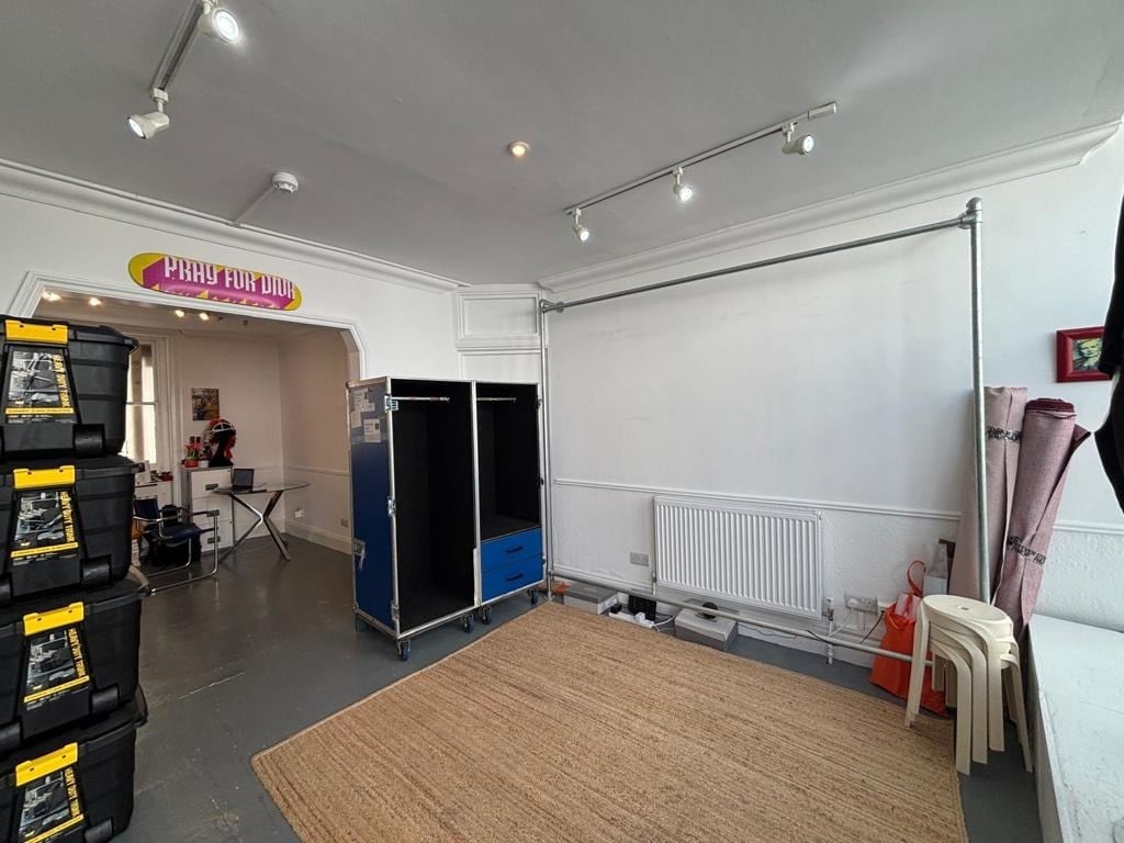 78 St George's Rd, Brighton to rent Interior Photo- Image 1 of 2