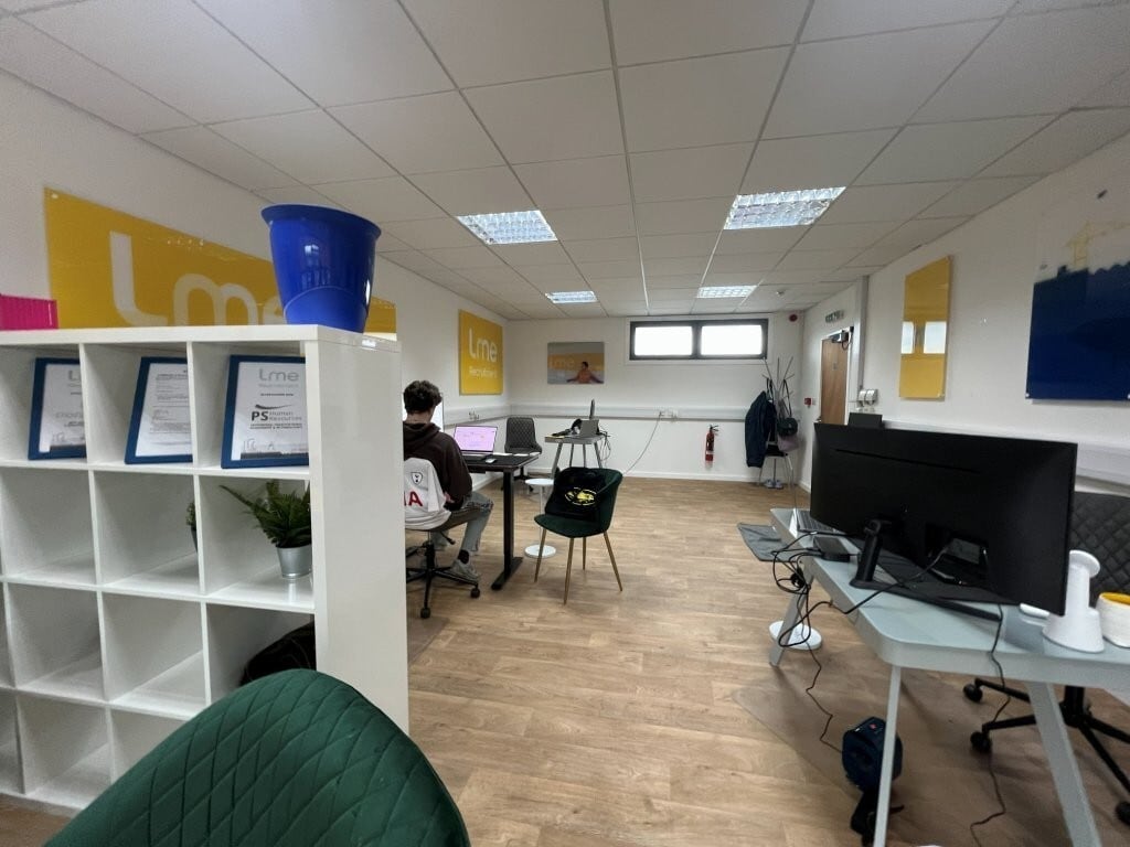 Orion Ave, Ipswich, SFK IP6 0LW - Unit 7 - - Interior Photo - Image 1 of 2